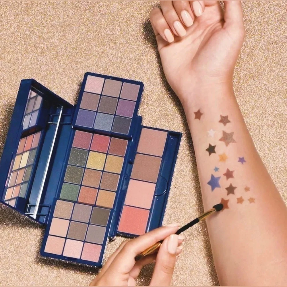 🌟HP🌟 30 EYESHADOW 4 BLUSH PALETTE FMG Glow up Glim up Avon Limited! Gift Idea
